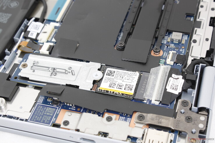 Obsługuje tylko jeden dysk SSD M.2 PCIe4 x4 NVMe o długości do 80 mm
