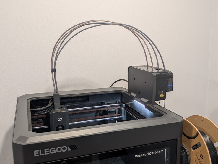 Cztery przewody PTFE łączące system Canvas z hotendem.