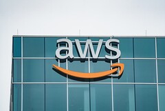 Amazon wydaje duże pieniądze na chipy AI, aby zmniejszyć swoją zależność od Nvidii (Źródło obrazu: Wikimedia Commons)