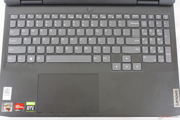 Identyczny rozmiar i układ klawiszy jak w modelu 2020 IdeaPad Gaming 3i