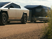 Elektryczny kamper AE1 zwiększa zasięg holowanego pojazdu elektrycznego do 300 mil (źródło zdjęcia: Lightship)