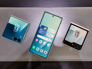 Najnowsze składane telefony Samsunga, po złożeniu, od lewej do prawej: Galaxy Z Flip7, Fold7 i Flip7 FE (źródło obrazu: Notebookcheck)