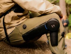 MO/GO to zrobotyzowana odzież, która zmniejsza zmęczenie i obciążenie stawów na wzniesieniach lub schodach (źródło zdjęcia: Skip)