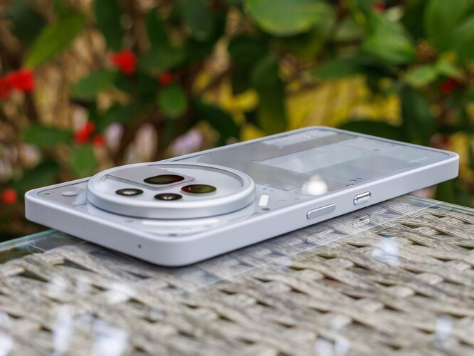 Moduł kamery Nothing Phone (3a) Pro (źródło obrazu: Notebookcheck)