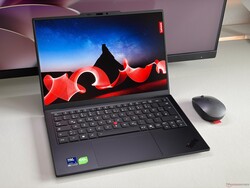 Ocena recenzji: 89,9%: Lenovo ThinkPad X1 Carbon Gen 14