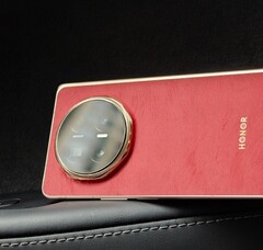 Honor Magic V6 w rzeczywistości. 