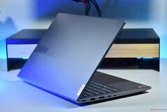 Ten 14-calowy laptop marki Lenovo pokazuje, jak drogie stają się komputery z 32 GB pamięci RAM