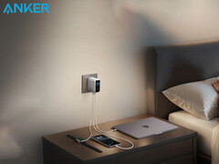 Nowa ładowarka ścienna Anker Prime 160 W będzie podobno wyposażona w trzy porty. Na zdjęciu - ładowarka do laptopa o mocy 140 W ładująca zegarek Apple, iPhone'a i MacBooka. (Źródło zdjęcia: Anker - edytowane)