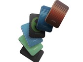 Magnetyczny power bank Pitaka Aramid Fiber jest dostępny w kolorach: wschód księżyca, czarny, zachód słońca, obcy, leśna zieleń i błękit oceanu (źródło zdjęcia: Pitaka)