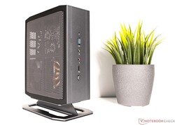 Recenzja Minisforum Neptune Series NAD9: produkt został dostarczony przez Minisforum