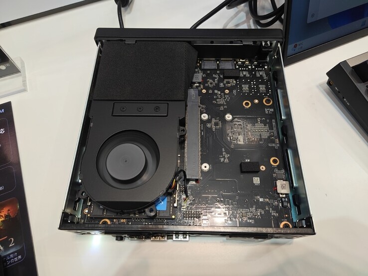 Gniazdo dGPU w komputerze Minisforum MS A2 SFF (źródło obrazu: PC Watch)