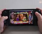 GPD Win 5 handheld z grą Street Fighter III: 3rd Strike z kolekcji Capcom Anniversary Collection. (Źródło obrazu: The Phawx via YouTube)