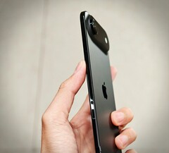 Oczekuje się, że następca modelu „ Apple ” – iPhone Air – będzie wyposażony w dwa tylne aparaty.