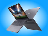 Model IdeaPad Slim 16IWC11 jest dostępny w kolorach Cosmic Blue i Luna Grey.