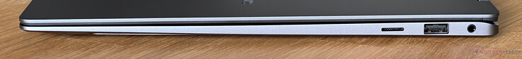 Po prawej: czytnik kart microSD, USB-A 3.2 Gen.1 (5 Gbit/s), gniazdo audio 3,5 mm