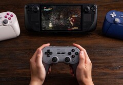 Kontroler 8BitDo Pro 3 można podłączyć do Steam Deck przez Bluetooth lub USB. (Źródło obrazu: 8BitDo)