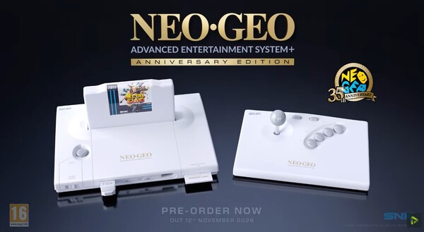 NeoGeo AES+ Anniversary Edition jest biały i wyposażony w bezprzewodowy Arcade Stick.