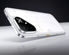 Model Pova 8 Pro w kolorze arc white