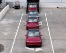 Nowy Model Y już sam wjeżdża na parcele fabryczne przy użyciu nienadzorowanego FSD. (Źródło zdjęcia: Tesla/X)