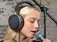 Zamknięte słuchawki planarne Audeze LCD-S20 zapewniają dokładną reprodukcję dźwięku z mocnym basem do użytku studyjnego. (Źródło obrazu: Audeze)