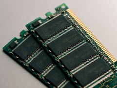imec i Ghent University układają 120 warstw krzemu/krzemu/germanu na 300 mm waflach dla 3D DRAM (źródło obrazu: Harrison Broadbent, Unsplash)