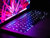 Apple opracowuje klawiaturę do MacBooka z diodami mini-LED umożliwiającymi dynamiczne dostosowywanie podświetlenia. (Źródło zdjęcia: Irving Marca)