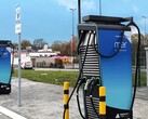 Dwie publiczne ładowarki pojazdów elektrycznych w Wielkiej Brytanii (źródło zdjęcia: Mer UK)