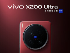Vivo X200 Ultra zawiera trzy tylne kamery, wbrew pozorom. (Źródło zdjęcia: Vivo)