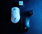 Mysz do gier Elecom VM800 w kolorze czarnym i białym z odpowiednimi odbiornikami. (Źródło zdjęcia: Elecom)