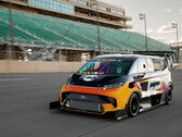 Ford przerobił w pełni elektryczną furgonetkę SuperVan, aby bić rekordy w Pikes Peak International Hill Climb. (Źródło zdjęcia: Ford) 