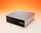 Lenovo SFF RTX Spark ma minimalistyczne, dwukolorowe wykończenie.