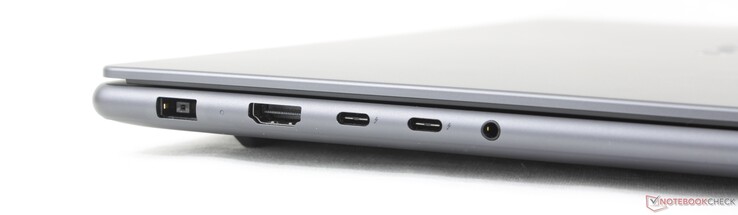 Po lewej: zasilacz sieciowy, HDMI 2.1, 2x USB-C Thunderbolt 4 z DisplayPort 2.1 + Power Delivery, zestaw słuchawkowy 3,5 mm
