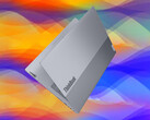 Lenovo nadal sprzedaje ThinkBooka 16 Gen 9 tylko w szarym wykończeniu.