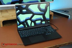 XMG Core 15 M24, dostarczony przez firmę Schenker