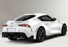 Toyota GR Supra 2019 to imponujący samochód sportowy RWD, który został opracowany we współpracy z BMW. (Źródło zdjęcia: Toyota)