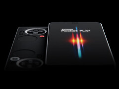 Pocket Play będzie napędzany starym flagowym SoC. Na zdjęciu: zdjęcie promocyjne przedstawiające czarną wersję telefonu do gier. (Źródło zdjęcia: Ayaneo)