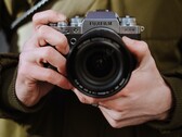 Aparat Fujifilm nowej generacji może mieć znacznie mniejszą matrycę niż typowa odmiana APS-C X-Trans, którą można znaleźć w linii aparatów X-T. (Źródło zdjęcia: Fujifilm) 