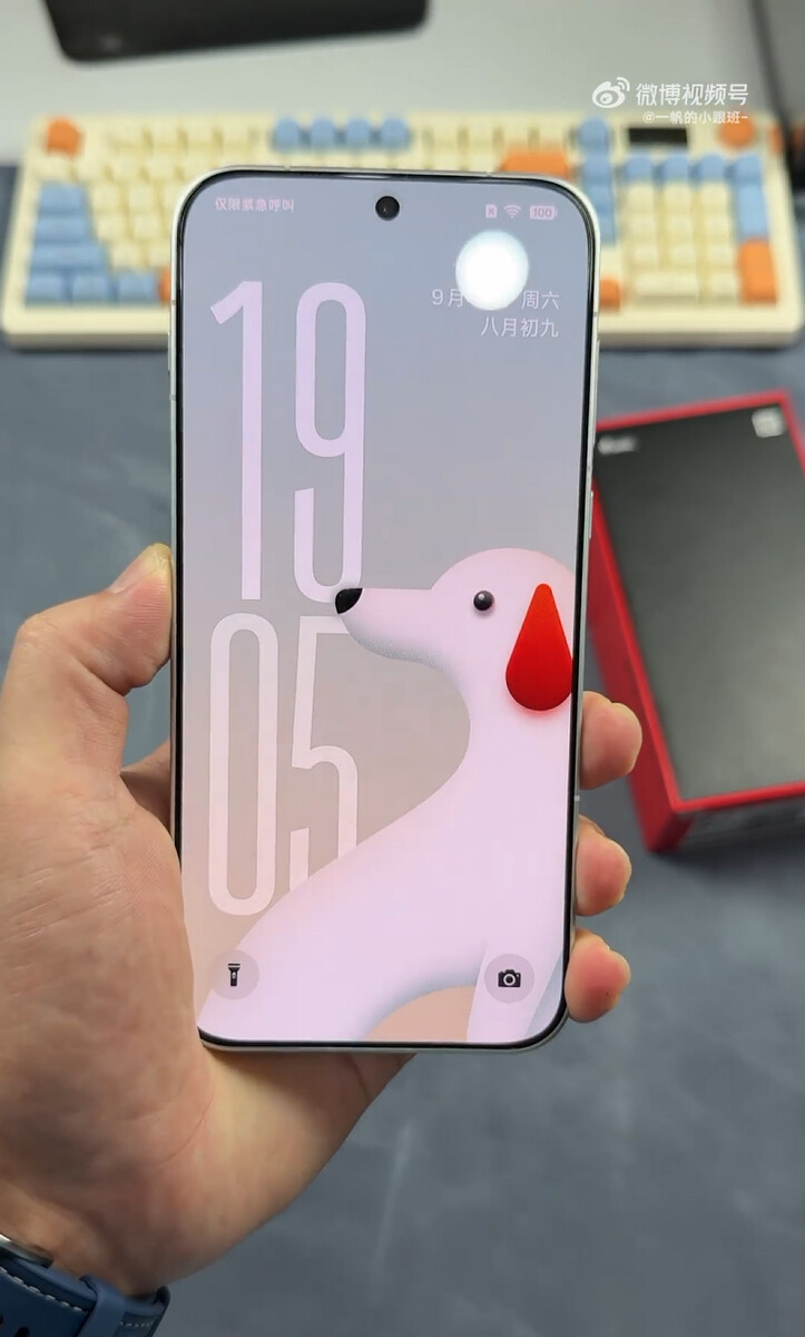 Przednia część telefonu OnePlus 16