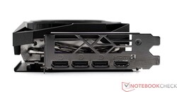Zewnętrzne porty MSI GeForce RTX 4060 Ti Gaming X Trio 8G