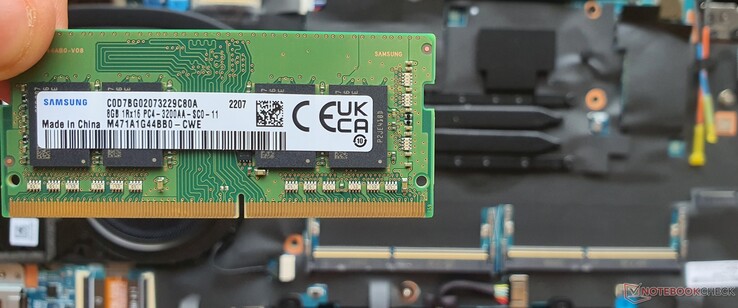 1x moduł pamięci RAM 8GB DDR4 3200 - pojedyncza ranga i w konfiguracji jednokanałowej