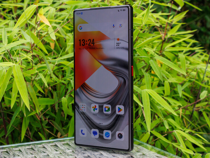 Nubia Z70S Ultra. (Źródło zdjęcia: Daniel Schmidt)