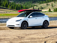 Tesla Model Y to praktyczny elektryczny crossover SUV, który w ostatnim czasie był przedmiotem kilku obniżek cen. (Źródło zdjęcia: Tesla)