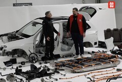 BMW iX3 zostało zdemontowane po teście długoterminowym i przejechaniu prawie 62 000 kilometrów