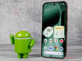 Pixel 10 Pro jest jednym z trzech smartfonów Pixel wyposażonych w ulepszenia wyświetlacza w stabilnej aktualizacji z tego miesiąca. (Źródło obrazu: Notebookcheck)