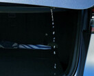 Wyciek wody z bagażnika Model Y (zdjęcie: KHopkins/TMC)