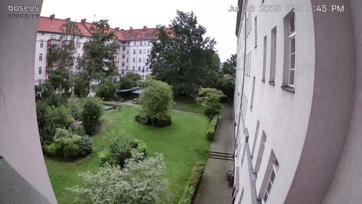 Na zewnątrz jest więcej czasu i miejsca na reakcję