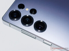 Nadejście flagowców z bateriami o pojemności ponad 7000 mAh może wkrótce zepchnąć Galaxy S25 Ultra w cień. (Źródło obrazu: Notebookcheck)