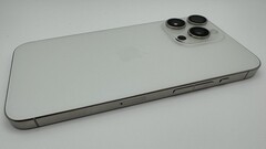 Prototyp iPhone&#039;a z przyciskami dotykowymi. (Źródło zdjęcia: Apple Insider)