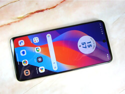 Motorola Moto G73 5G użyta do tej recenzji została uprzejmie dostarczona przez firmę Motorola Niemcy.