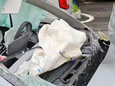 Pasażerowie Tesli wyszli względnie bez szwanku po wielokrotnych dachowaniach (zdjęcie: zhongwen2005/X)